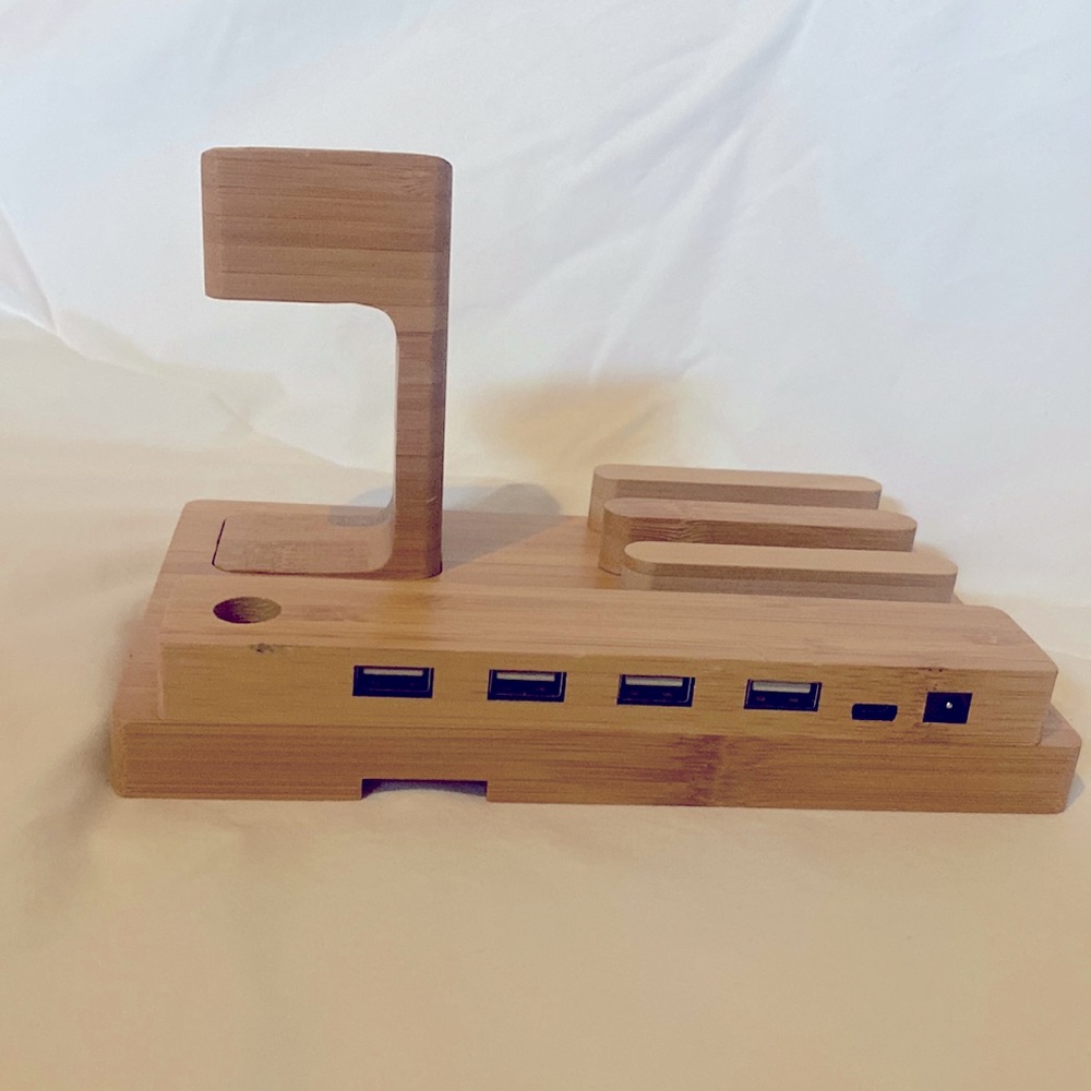 Bamboo charging dock - Picture 4 of 5